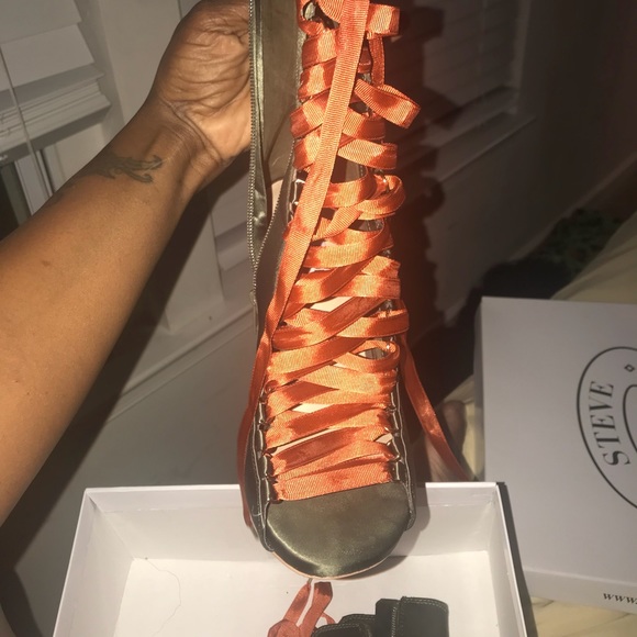 Steve Madden booties - Picture 3 of 8